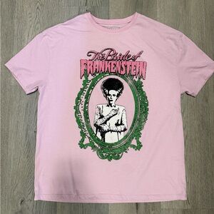 The Bride of Frankenstein Pink T-Shirt Universal Monsters - Small Oversized